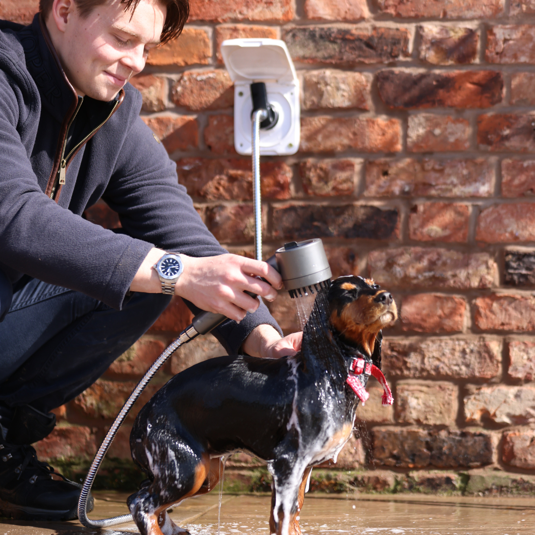 PetJet Outdoor-Wanddusche für Zuhause